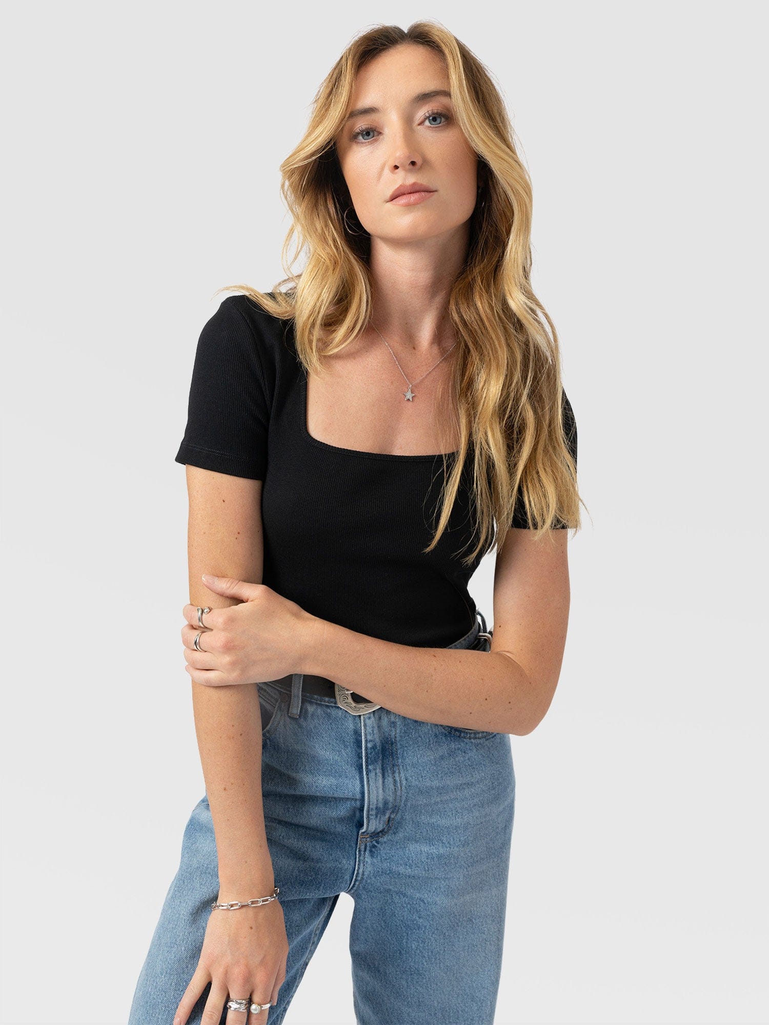 Sloane Ribbed Short Sleeve Tee - Black - Women's T-shirts | Saint + Sofia® UK